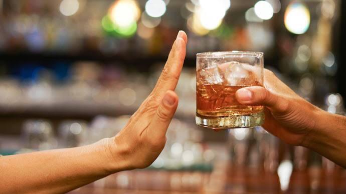 6 Effective Ways to Say No to Alcohol in Any Situation | Lotus Wellness Blog | Lotus - India’s Finest Luxury Rehab